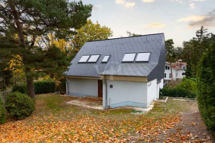 Modernisierte Zweifamilien-Architektenvilla in Berlin-Frohnau