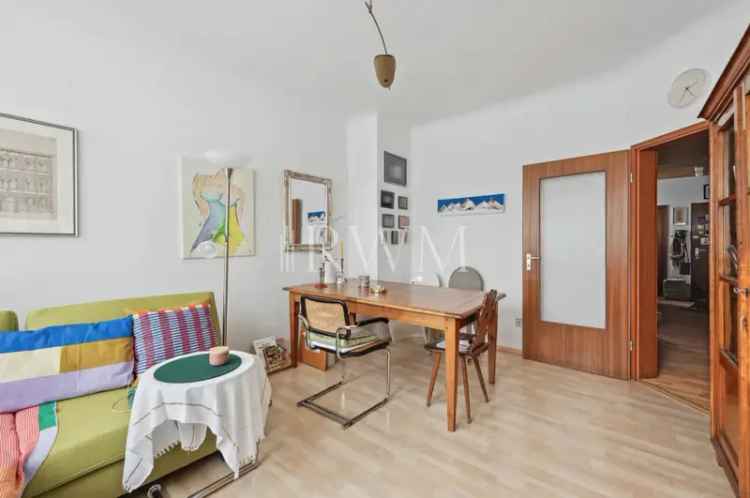 Mieten Sie eine gemütliche 2,5 Zimmer Wohnung mit Balkon in S-Ost