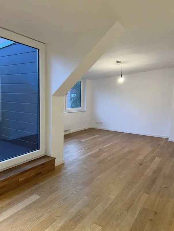 Zentrale Wohnung Hamburg Nord mit Balkon nahe U S-Bahn