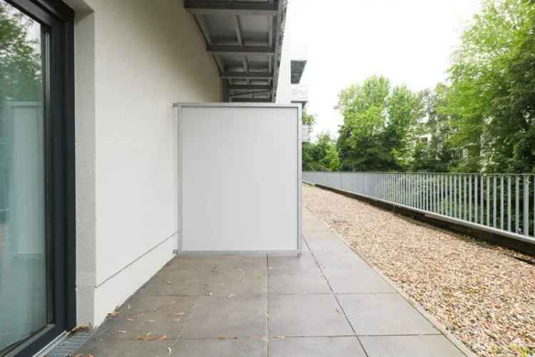 Mieten von möblierter Wohnung in Düsseldorf mit Terrasse und modernen Annehmlichkeiten