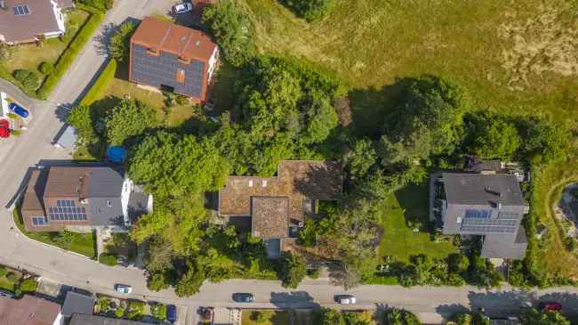 Architektonisches Meisterwerk -
Arztvilla mit Innenpool in bester Wohnlage -
Nähe der Klinik in Pfarrkirchen