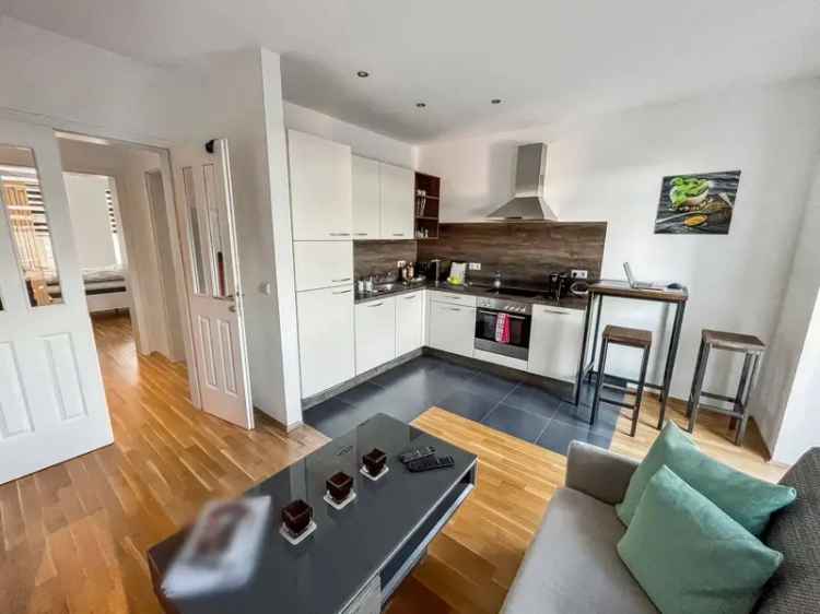 Vermietete 2-Zimmer-Altbauwohnung mit Balkon und hochwertiger Ausstattung in Leipzig-Gohlis