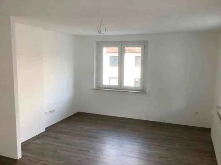 2 Zimmer Wohnung Balkon Mitte Neuwertig