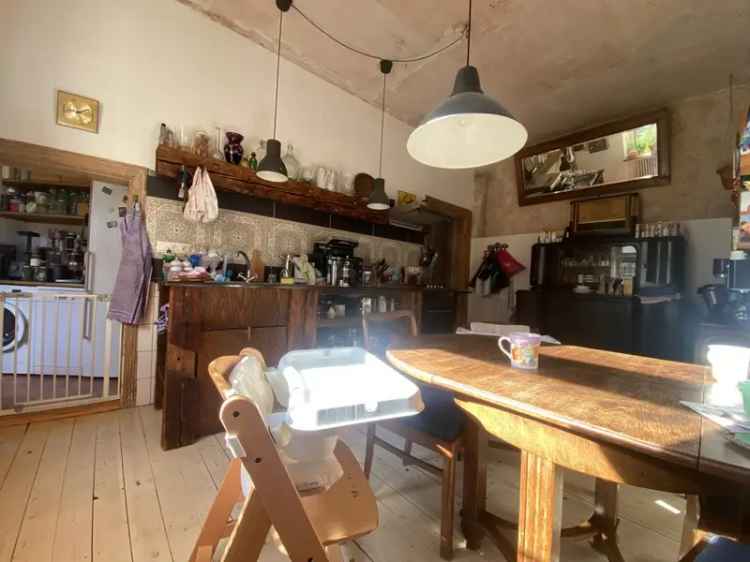 Miete schöne helle 4 Zimmer Altbauwohnung in Neukölln Berlin mit Garten