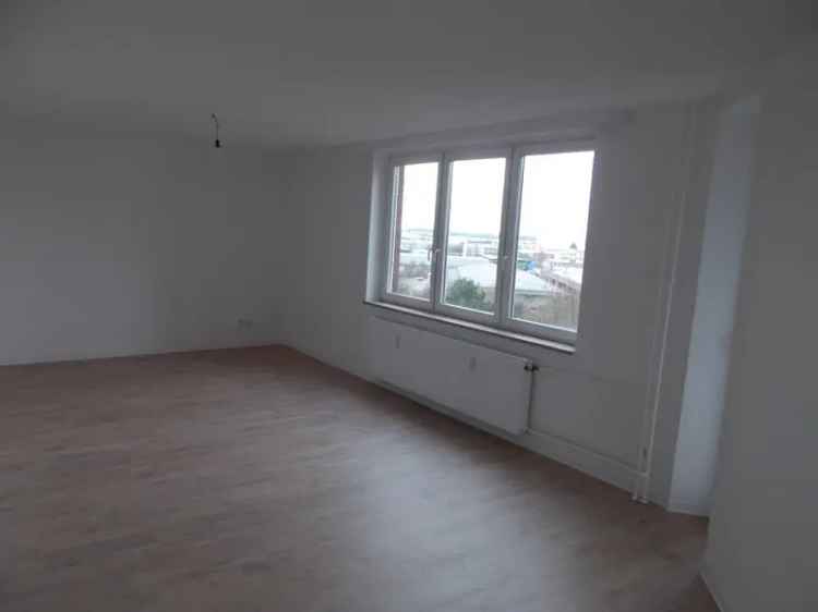 Singlewohnung mit Wohnküche, Vollbad und Balkon!