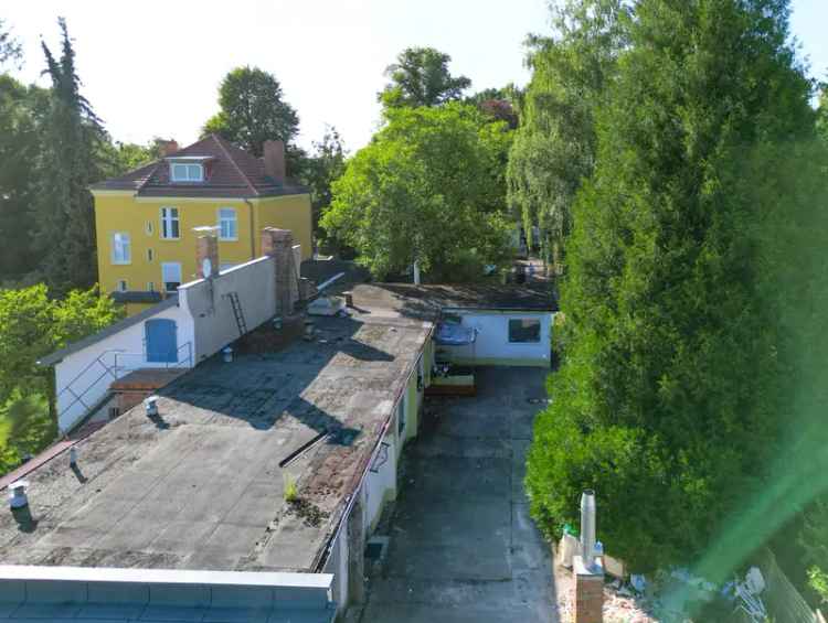 Attraktives Grundstück in Berlin-Pankow: Abbruchreifes Haus zur individuellen Neubebauung