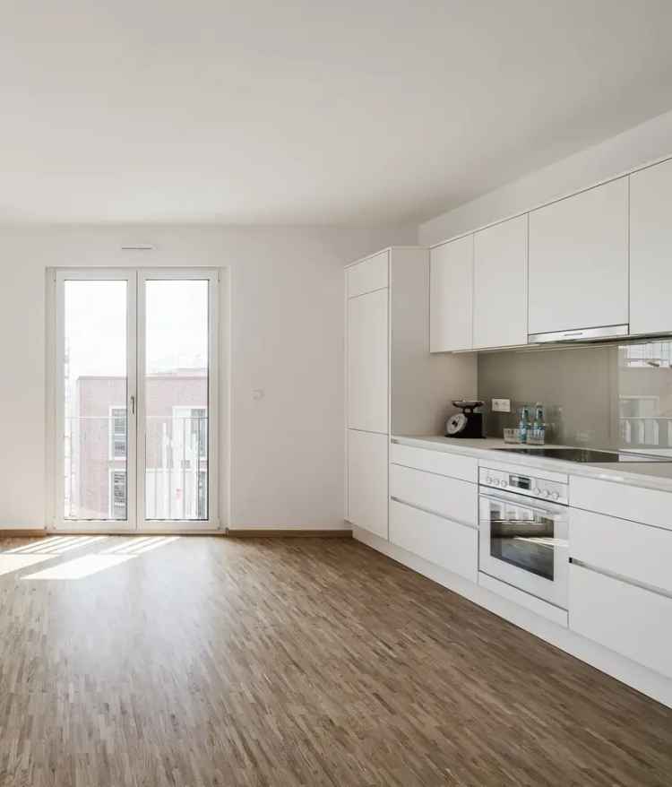 Auf dem Riedberg: 4-Zimmer-Wohnung mit großzügiger Dachterrasse und Loggia