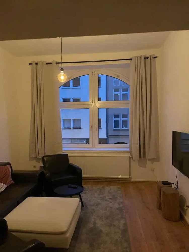 Saarlandstraßenviertel 2,5-Zimmer-Altbauwohnung // 60 qm