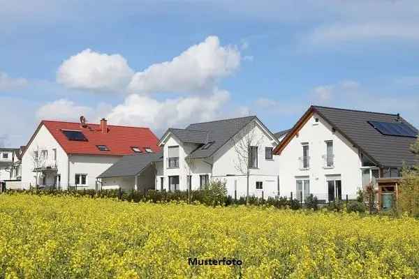 Kapitalanlage + Dreifamilienhaus und 3 Garagen +