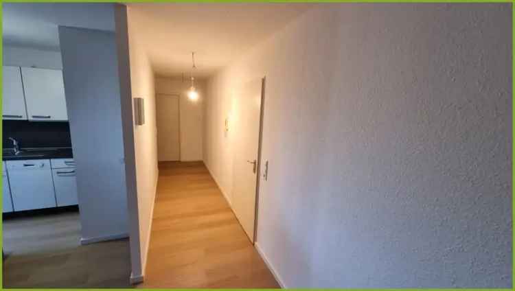 2,5 Zi.-Wohnung mit Wintergarten und Terrasse sowie 1 TG und 2 Spl. aussen