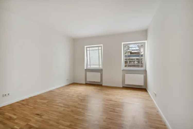 Berlin Wohnung 132m² Terrasse Garten Zentral Saniert