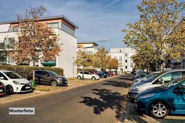 Kapitalanlage + Dreifamilienhaus und 3 Garagen +