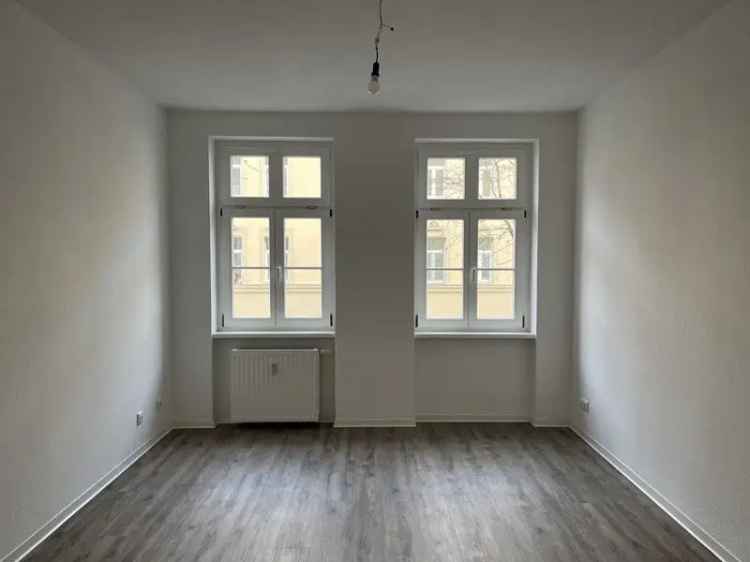 Schöne 2 Zimmer Wohnungen mit EBK