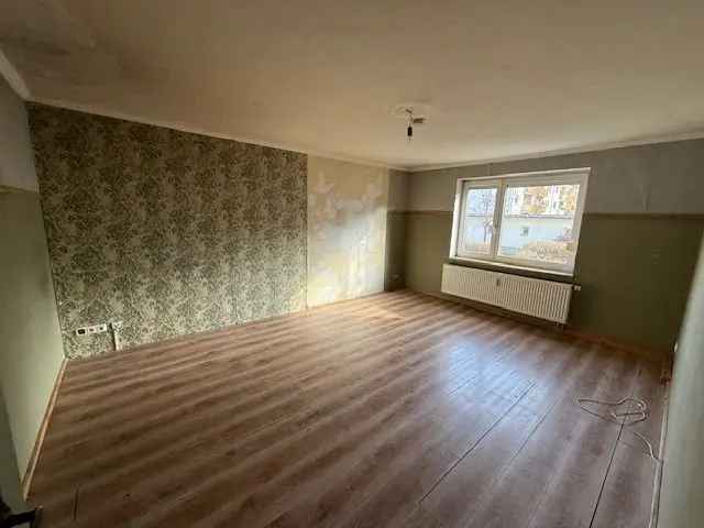 *** Renovierungsbedürftige 3-Zimmer-Gartenwohnung mit Südausrichtung – ruhig, hell ***