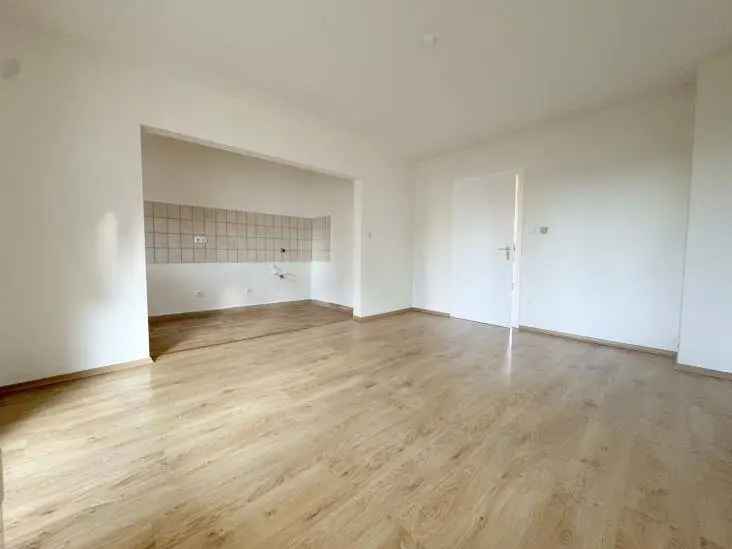 Renovierung abgeschlossen! Optimale Anbindung! Sonnenbalkon! Garten!
