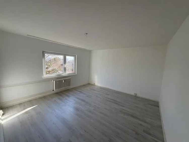 Frisch vermietete 2-Zimmer-Wohnung mit Balkon in Spandau (WE112)