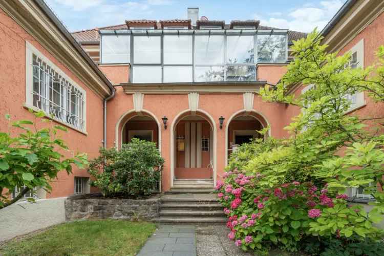 Villenwohnung Berlin Grunewald Garten Terrasse Kamin Parkett Denkmal