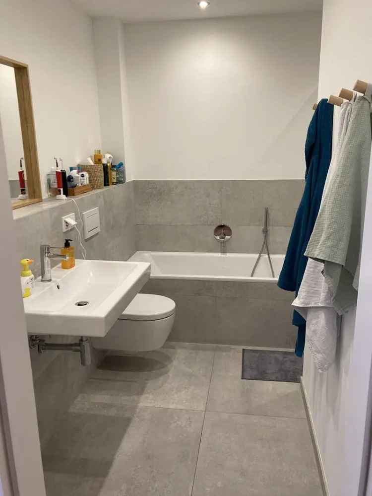 Attraktive 4-Zimmer-Eigentumswohnung mit TG-Stellplatz in D-Benrath - Provisionsfrei