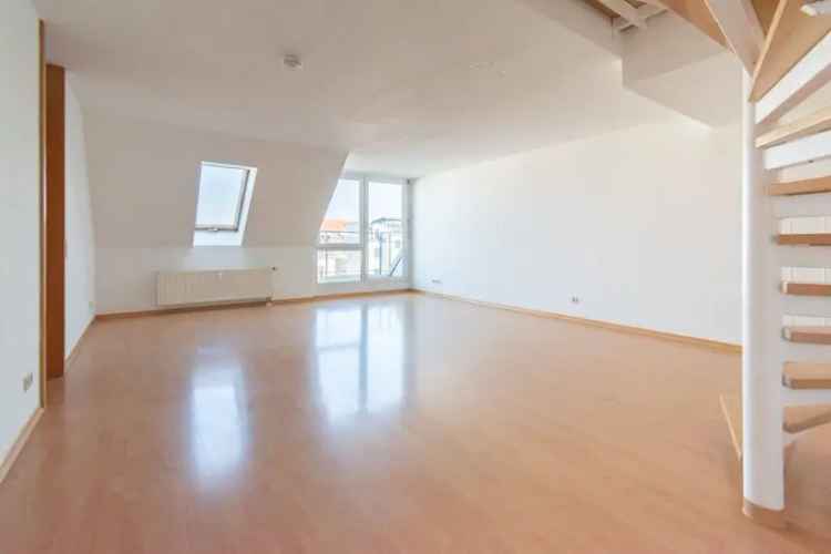 SONNIGE AUSSICHTEN // Lichtdurchflutete Maisonette-Wohnung mit Stil // ab sofort bezugsfrei