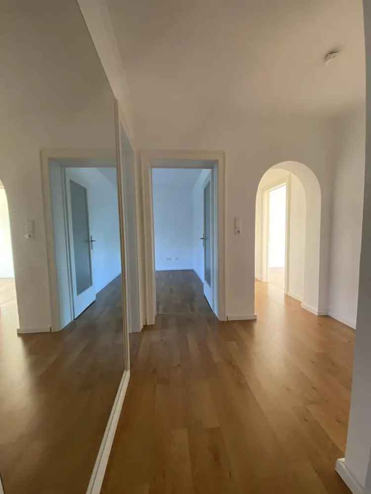 Exklusive 4 Zimmer-Wohnung mit Einbauküche in Schwabing-West***Bestlage***WG-geeignet***