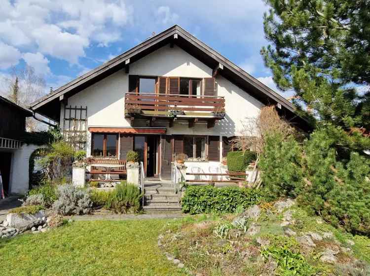 Zentrales Grundstück in Vaterstetten mit renovierungsbedürftigem Einfamilienhaus