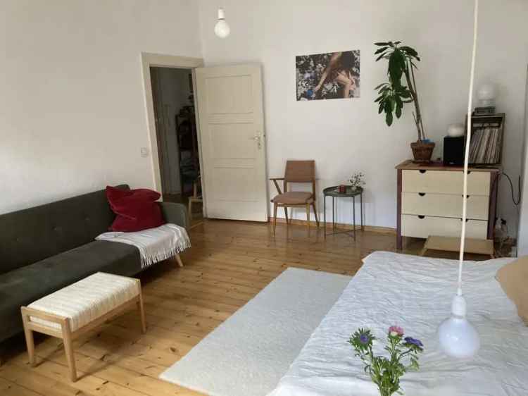 Mieten einer gemütlichen 2 Zimmer Altbauwohnung in Pankow mit Balkon