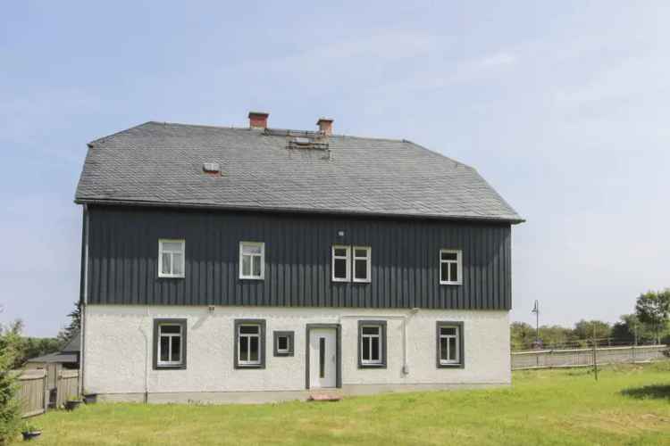 Mehrfamilienhaus mit 3 Wohneinheiten im Erzgebirge, eine Ferienwohnung komplett möbliert