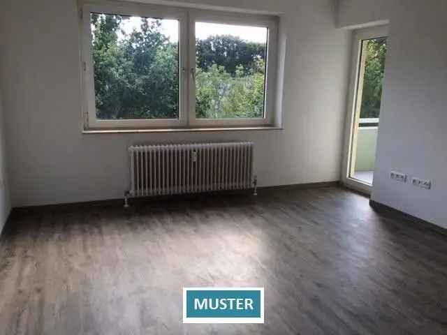 Helle, frisch renovierte 3-Zimmer-Wohnung mit Balkon!