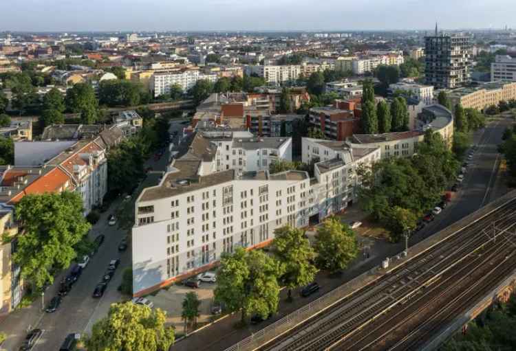 Preisnachlass sichern auf vermietete 2-Zimmerwohnung mit Wintergarten & Wannenbad in Tiergarten