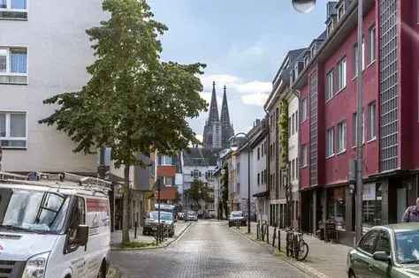 Miete Wohnung im Herzen von Köln mit 2 Zimmern und zentraler Lage