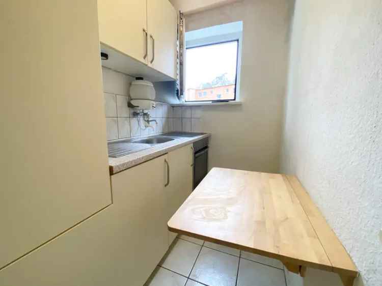 Provisionsfrei: vermietete 1,5-Zimmer-Wohnung im Hochparterre mit Garage – WHG07