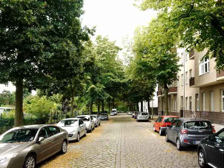 Ruhepol in der Großstadt nahe Teltowkanal in Berlin- Neukölln Britz