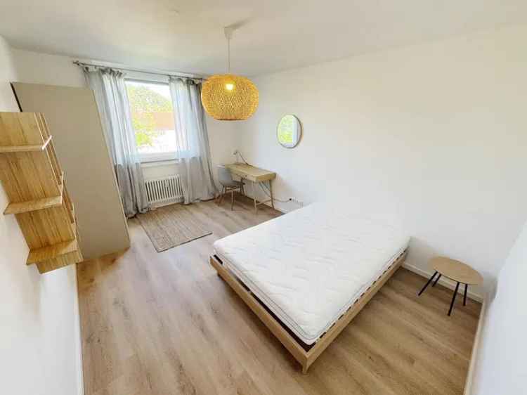 Hochwertig Sanierte 4er WG mit Balkon - Zimmerweise Vermietung