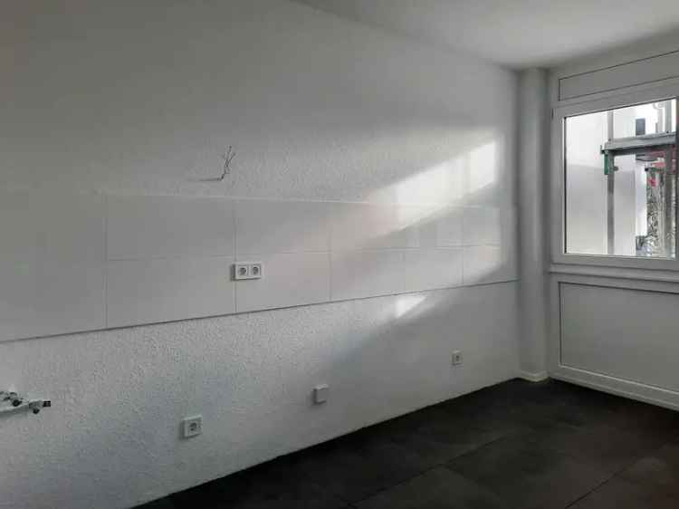 Zu vermieten 3 Zimmer Wohnung Balkon gute Lage