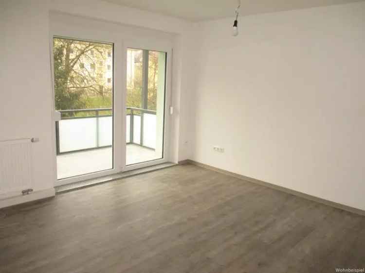 Renovierte 2,5 – Zimmer Wohnung mit Balkon in modernisierter Wohnanlage!