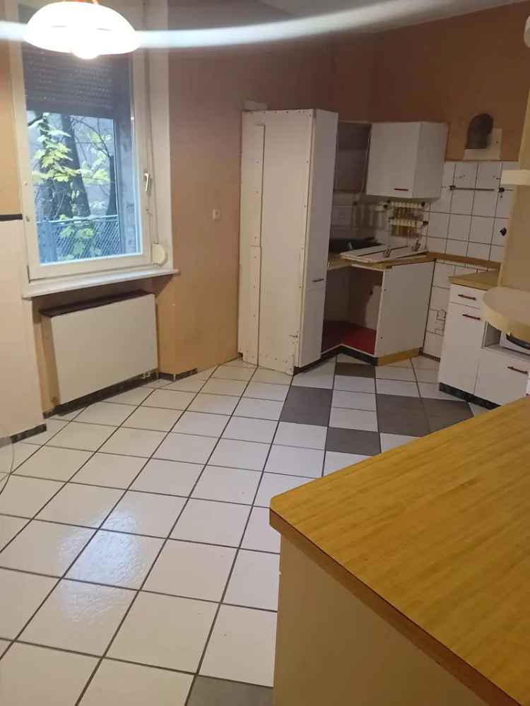 Großräumige 5-Zimmer Wohnung in bester Lage