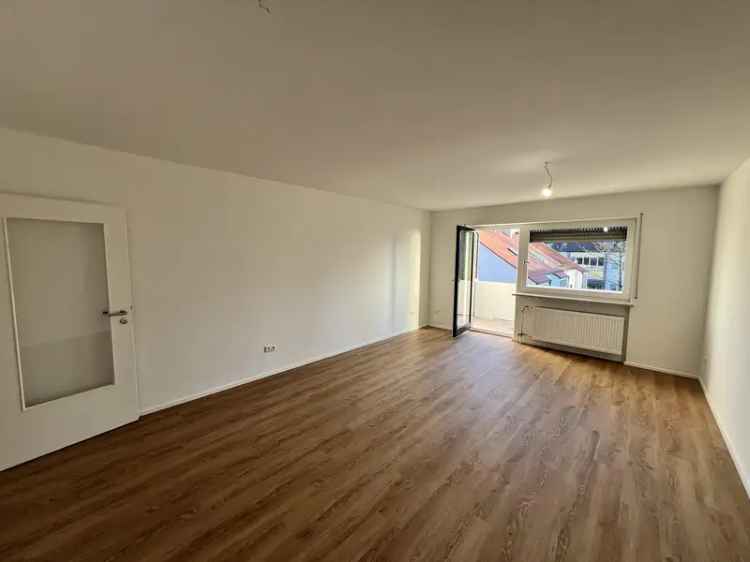 87qm 3-Zimmer Wohnung Balkon Erstbezug nach Sanierung