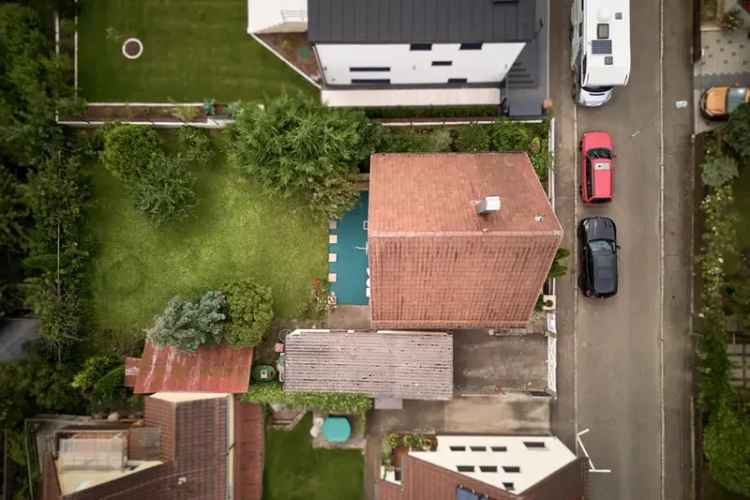 Grundstück mit Haus in Stuttgart Vaihingen - Neubau oder Modernisierung