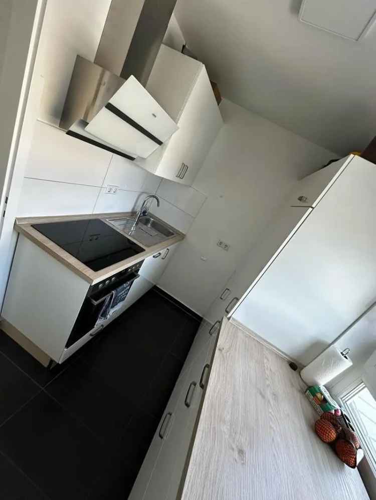 Lichtdurchflutete 2 Zimmerwohnung ca. 43 m2 WF