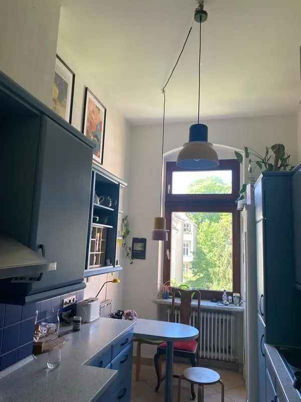 Miete Alte Wohnung in Schöneberg mit Balkon und hohen Decken