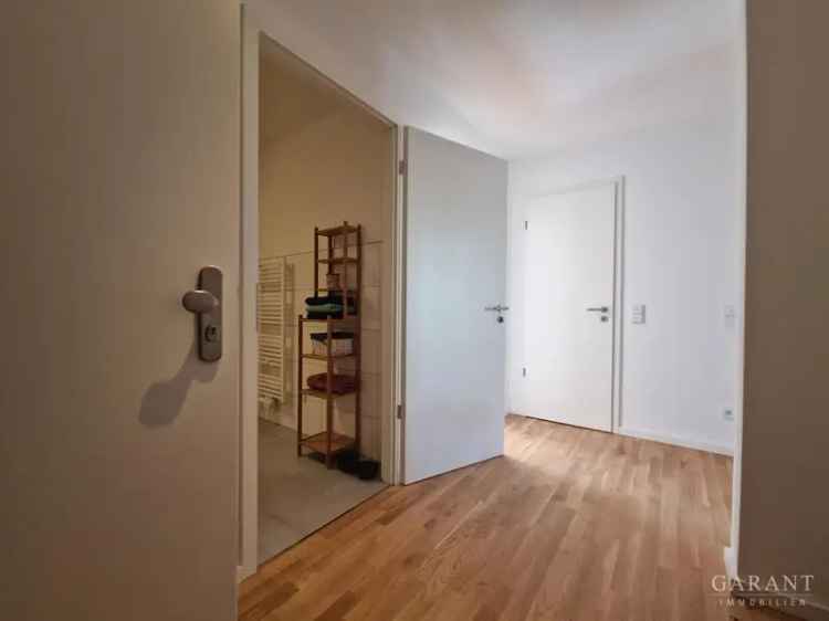 Moderne ruhige 2 Zimmer-Wohnung mit Tiefgaragenstellplatz