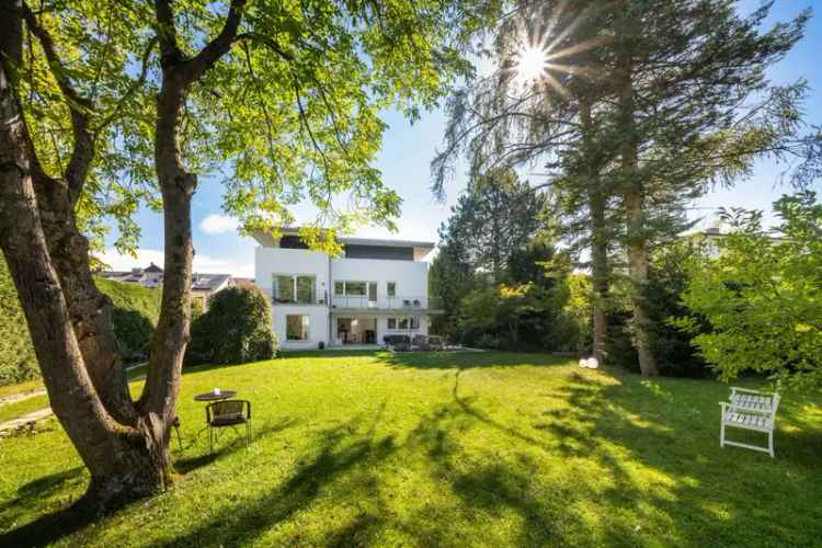 Luxuriöse Villa mit separatem Bungalow in ruhiger Umgebung